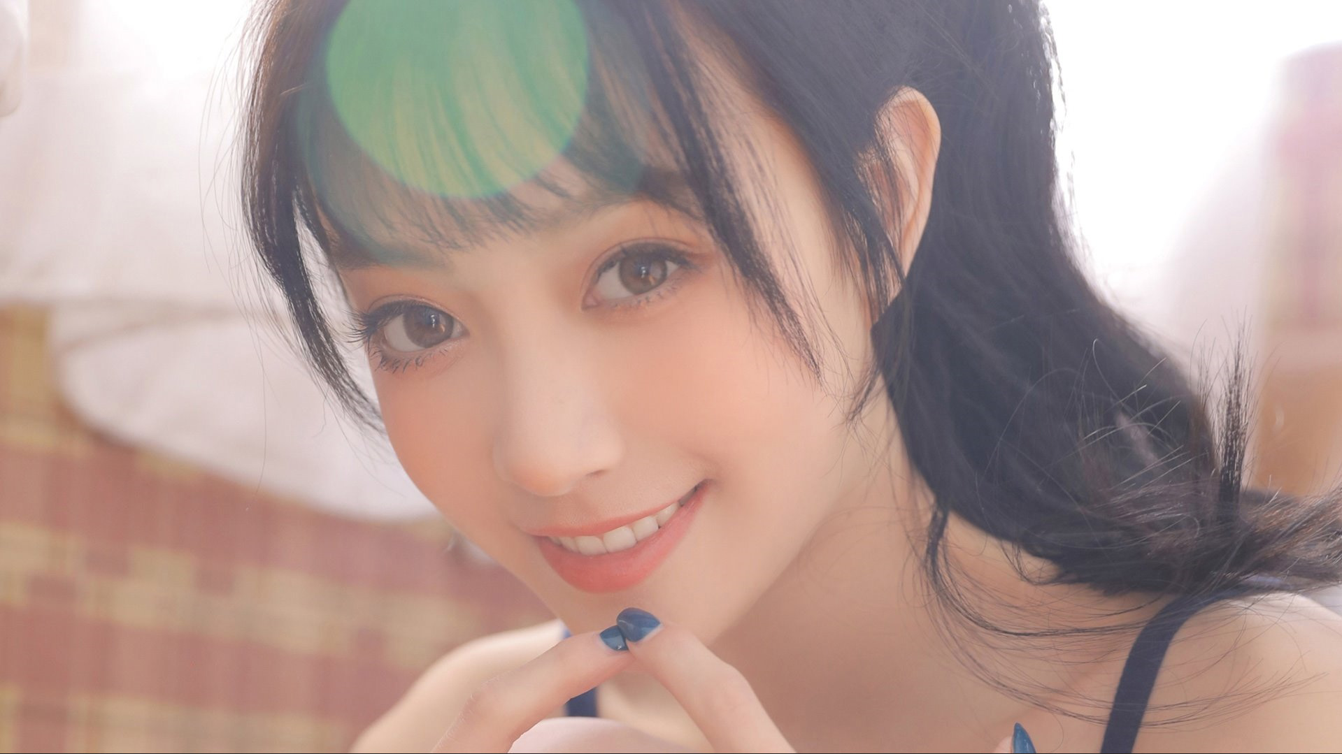 甜美少女的明媚瞬间