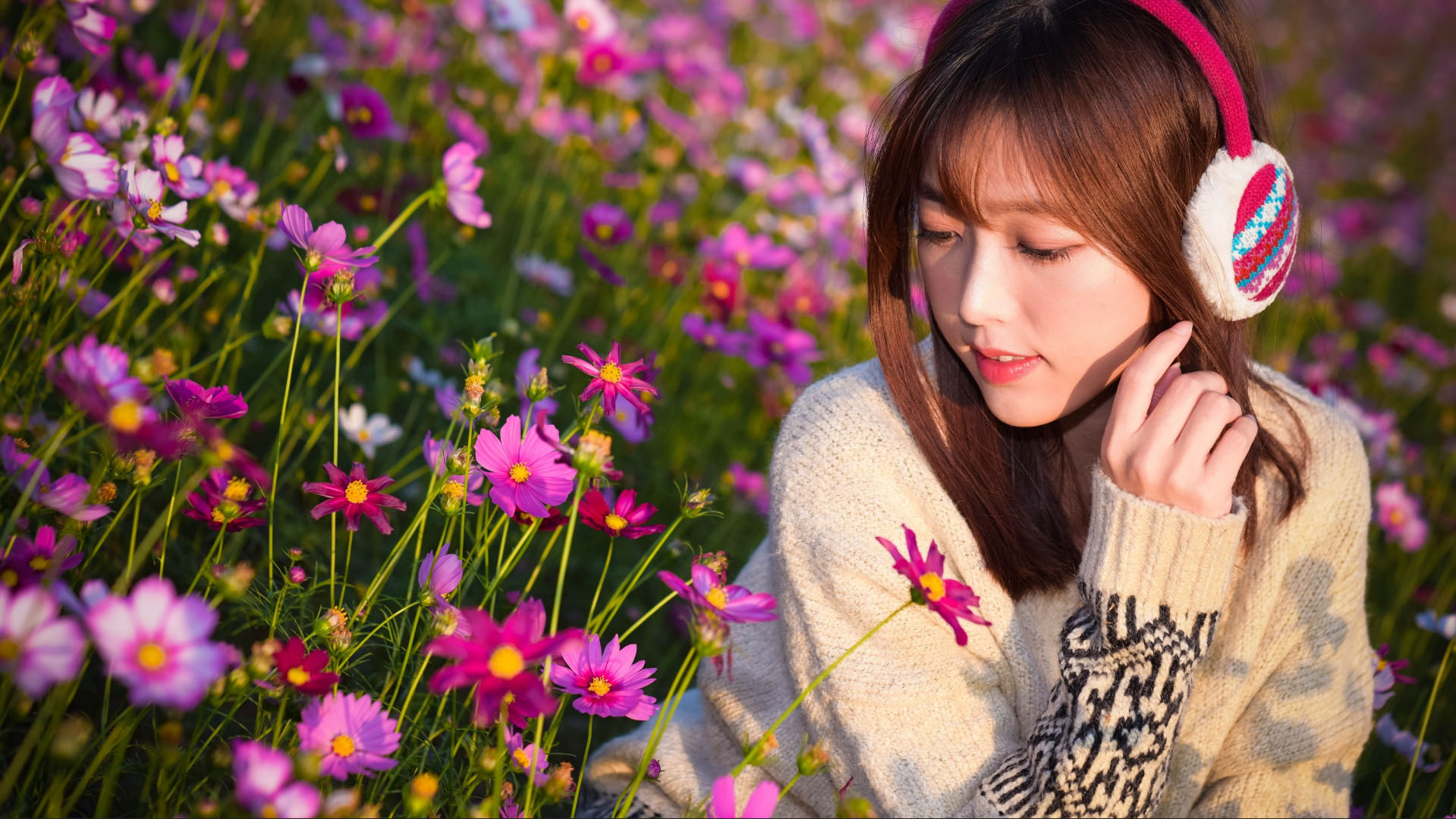花海中的温柔少女